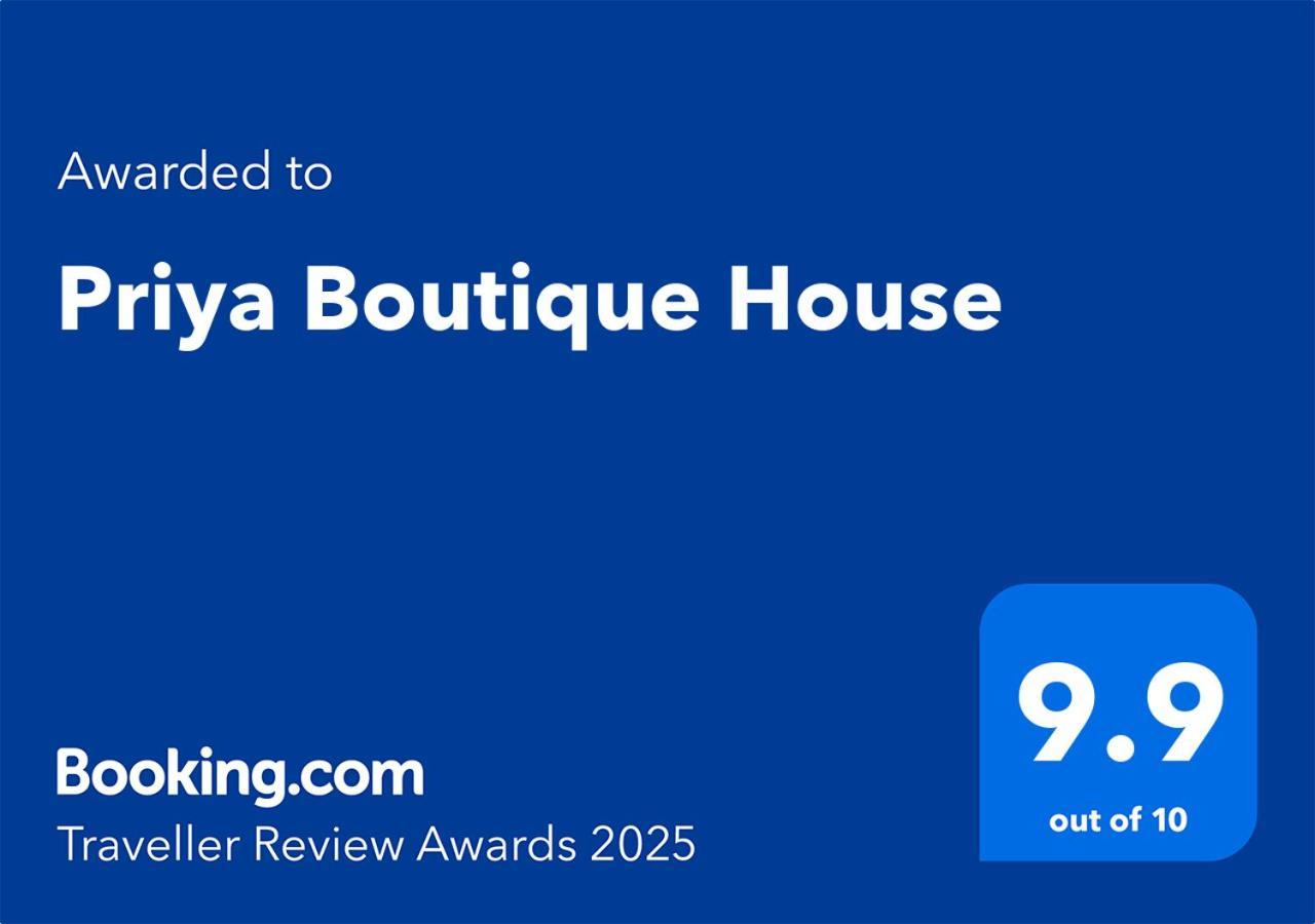 Priya Boutique House Bed & Breakfast Банкок Екстериор снимка
